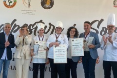 "Dolci emozioni": Michela e Maria Giulia sul podio del concorso nazionale di pasticceria di Termoli - 17 maggio 2024
